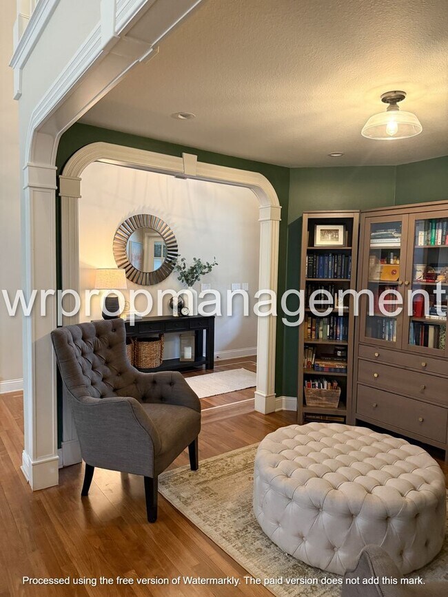 Building Photo - Gorgeous 3 bed 3.5 bath in Temperance