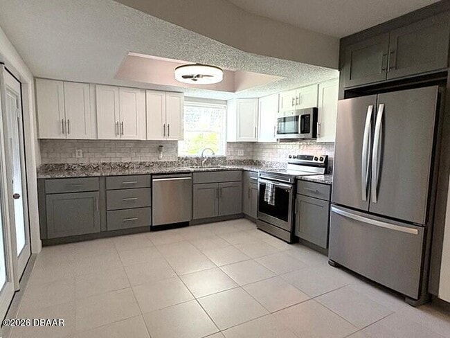 Building Photo - 104 Moonstone Ct