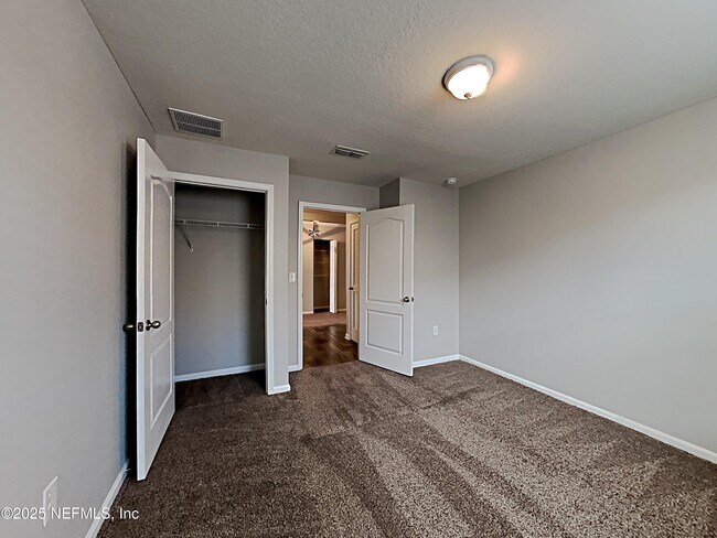 Building Photo - 2209 Pebble Point Dr