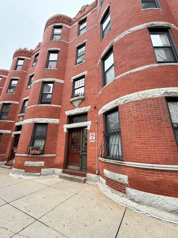 Building Photo - 15 Hemenway St