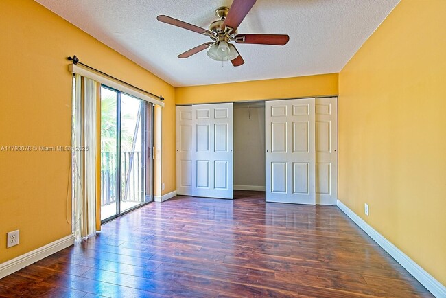 Building Photo - 2585 Garden Ct