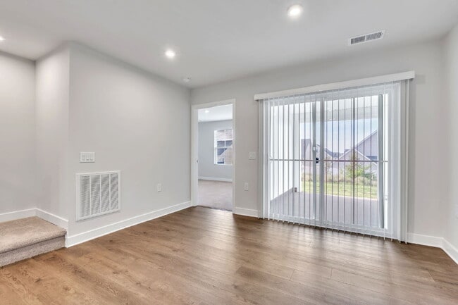 Building Photo - Modern Comfort: 3 Bed, 2.5 Bath Townhome + Primary on Main $1,995/mo rent