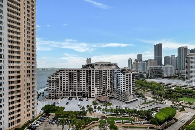 Building Photo - 848 Brickell Key Dr