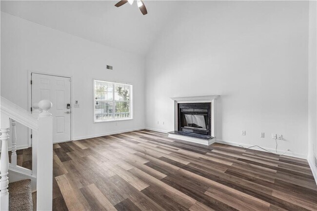 Building Photo - 3758 Westchase Dr