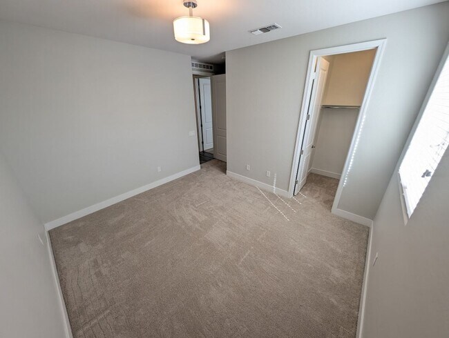 Building Photo - 3622 Portiani Dr
