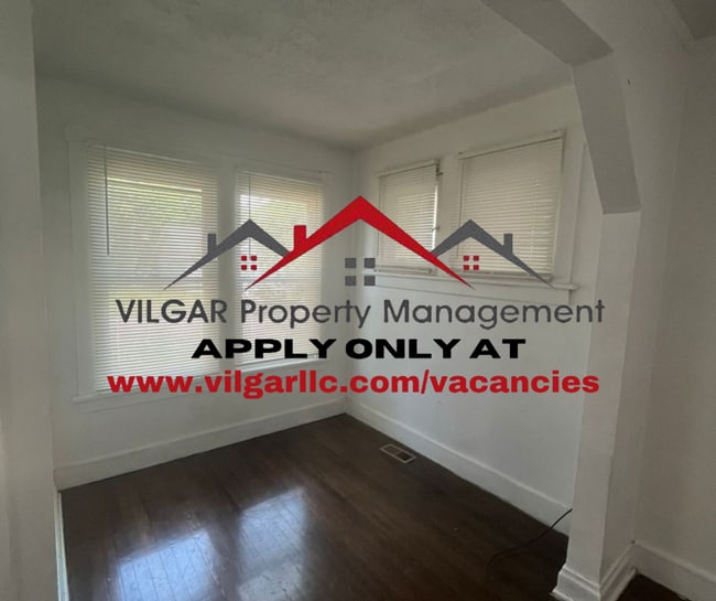 Building Photo - Spacious & Smart Layout! 3-bedroom, 1-bath...
