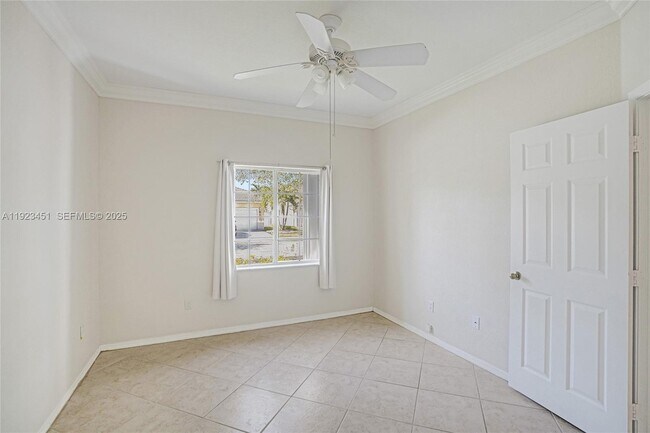 Building Photo - 345 SW 188th Ave