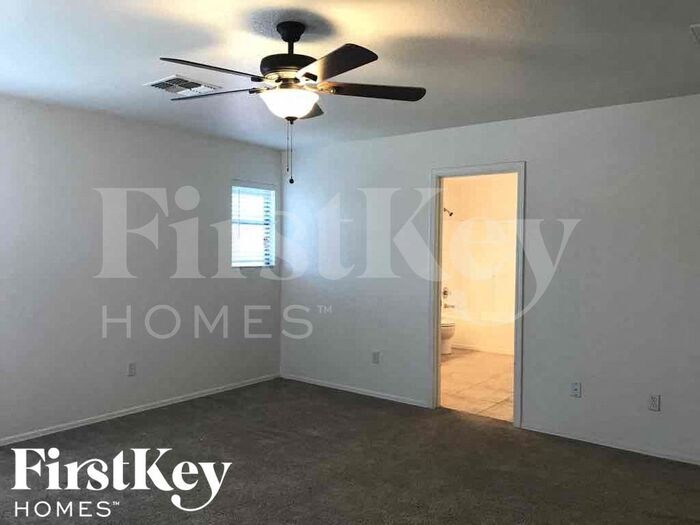 Building Photo - 9032 E Pampa Ave