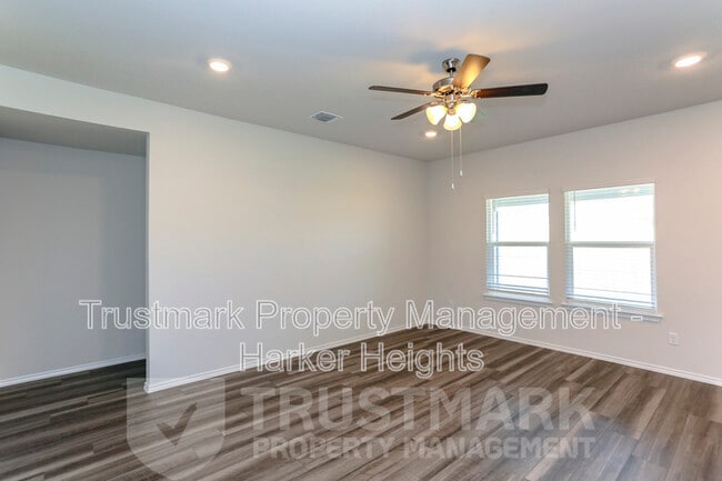 Building Photo - 1003 Cedar Trl