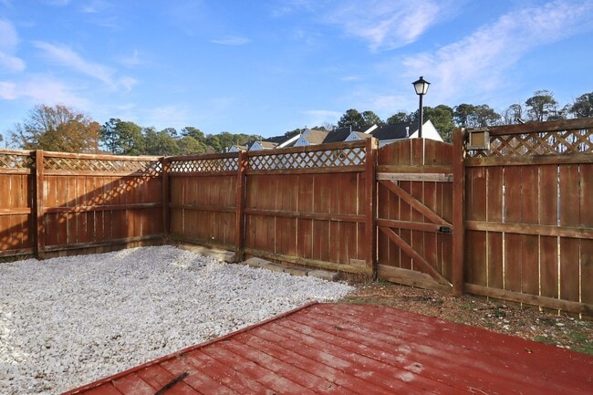 Building Photo - 106 Linden Ct