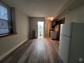 Building Photo - 3524 N Marshfield Ave