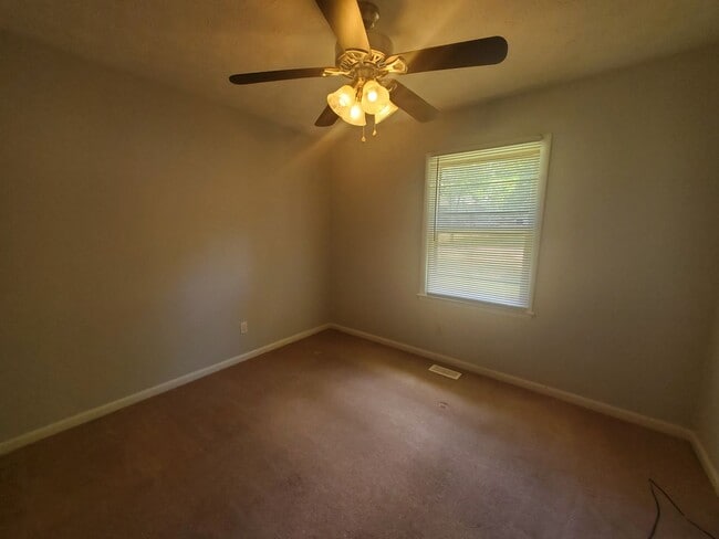 Building Photo - 4742 Belford Rd