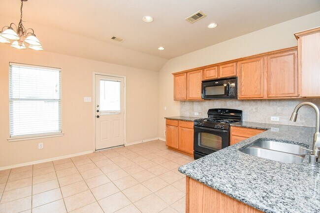 Building Photo - 20615 Maple Rain Ct