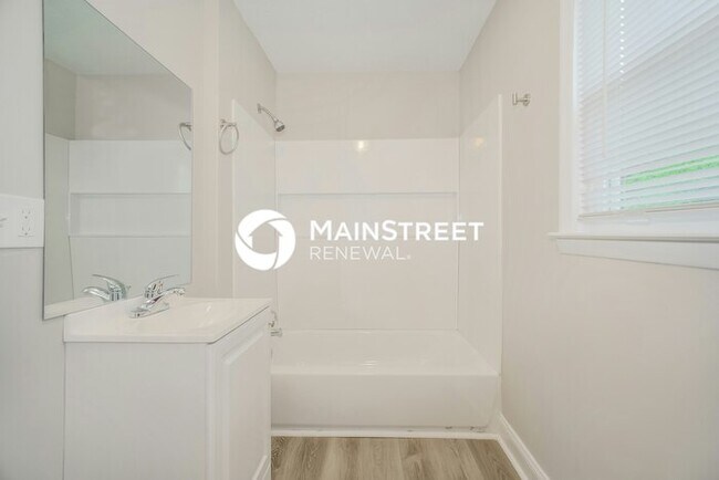 Building Photo - 4 Bedroom Pet-Friendly Home in Conyers, GA with Main Street Renewal