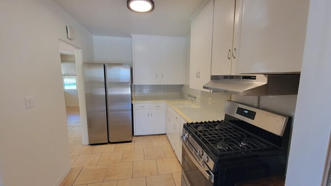 Building Photo - 2141 E Osborn Rd