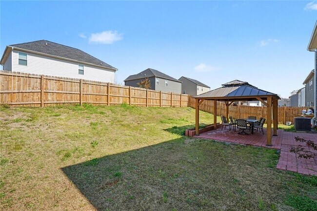 Building Photo - 318 Sandy Creek Dr