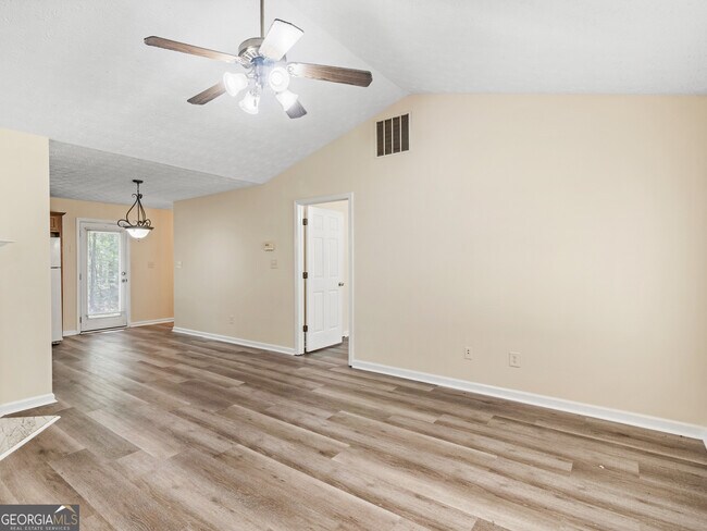 Building Photo - 520 Butler Bridge Dr