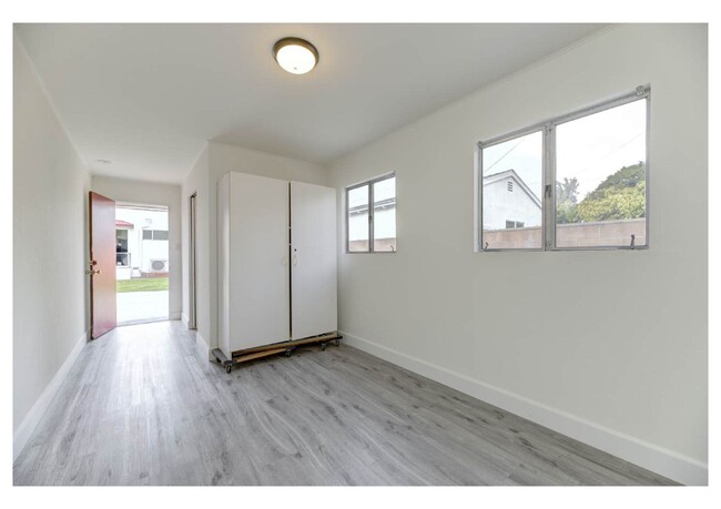 Building Photo - Newly Renovated Home - 2 Bed/3 Bath + Bonu...