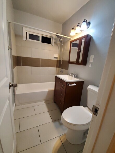 Bathroom - 4351 139th St