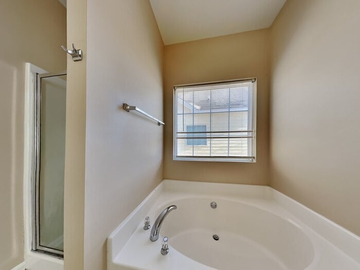 Building Photo - 608 Beaujolais Ct