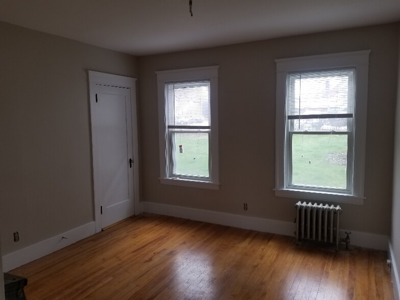 Building Photo - 352 Chandler St