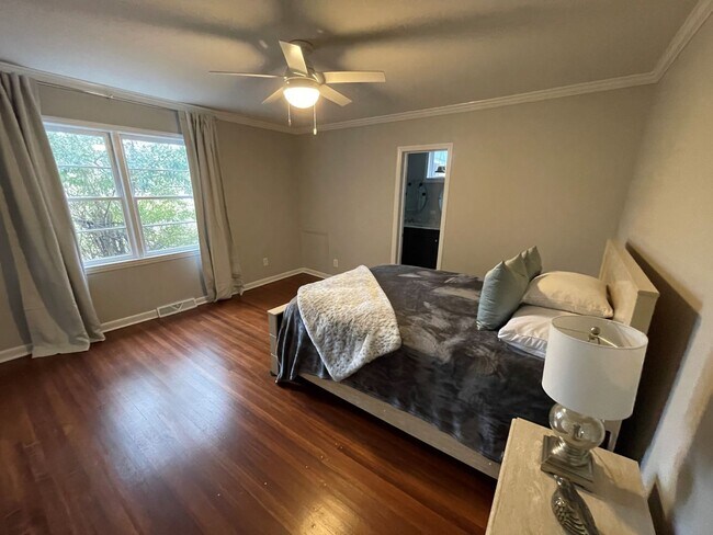 Building Photo - Gorgeous fully furnished home in Cramerton!!
