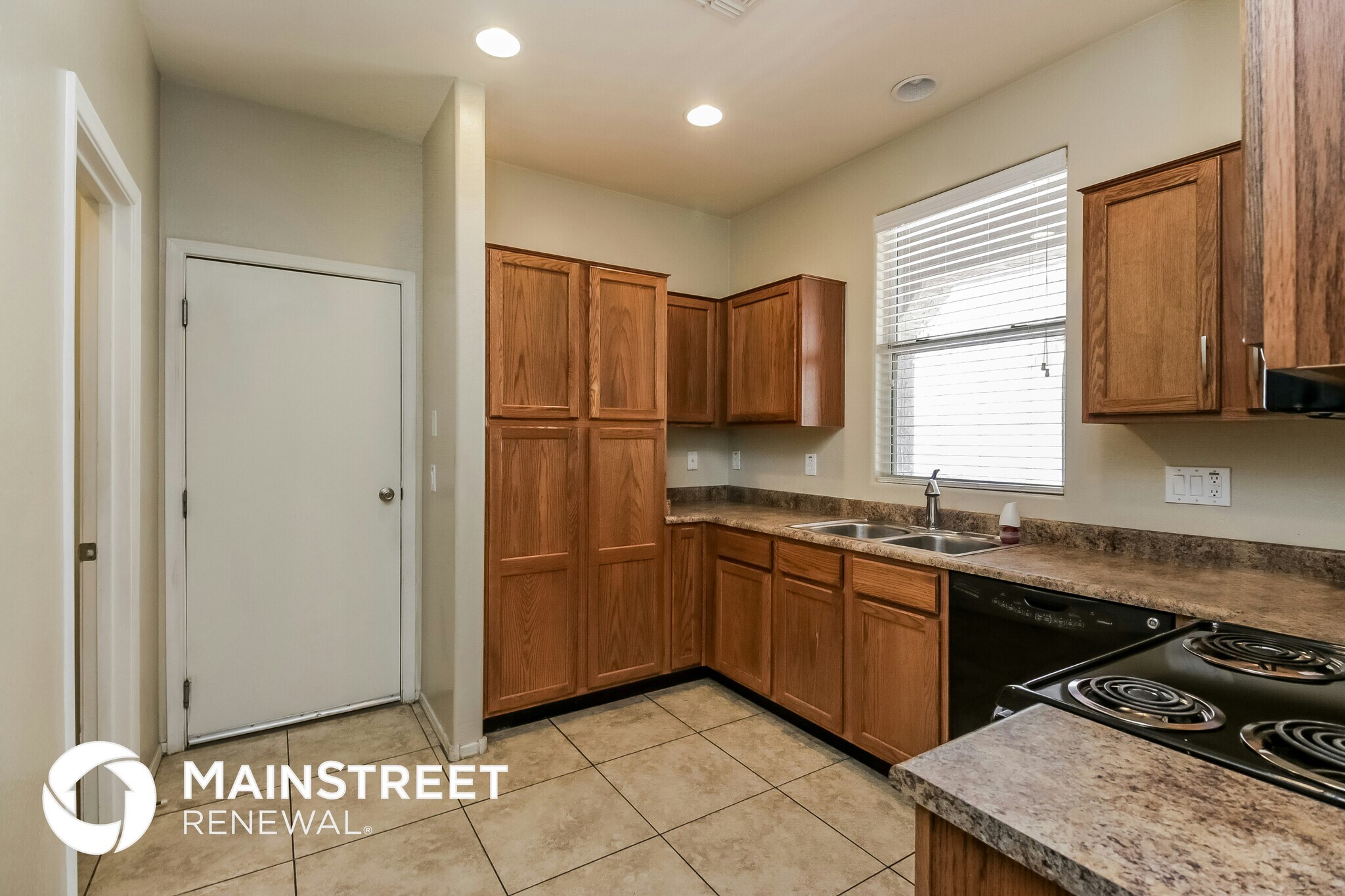 Building Photo - 118 N 86th Ln