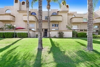 Building Photo - Available Now! 2-bedroom, 2.5 bath, 2 story condominium!