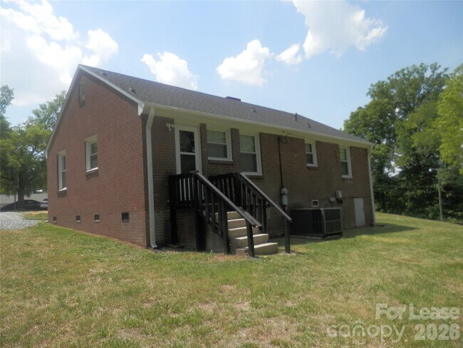 Building Photo - 3016 Colfax St
