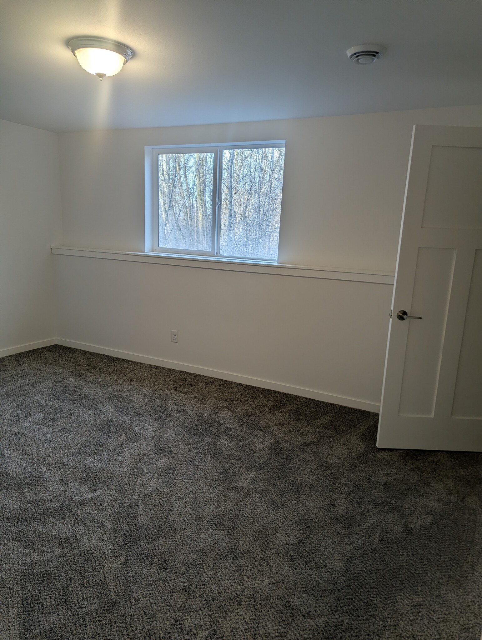 Building Photo - 132 Chalet Dr