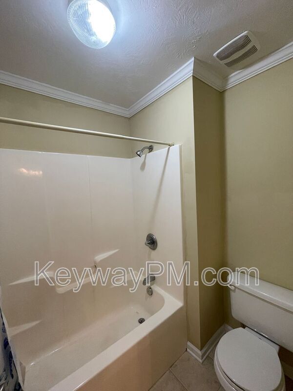 Building Photo - 1241 Roy St