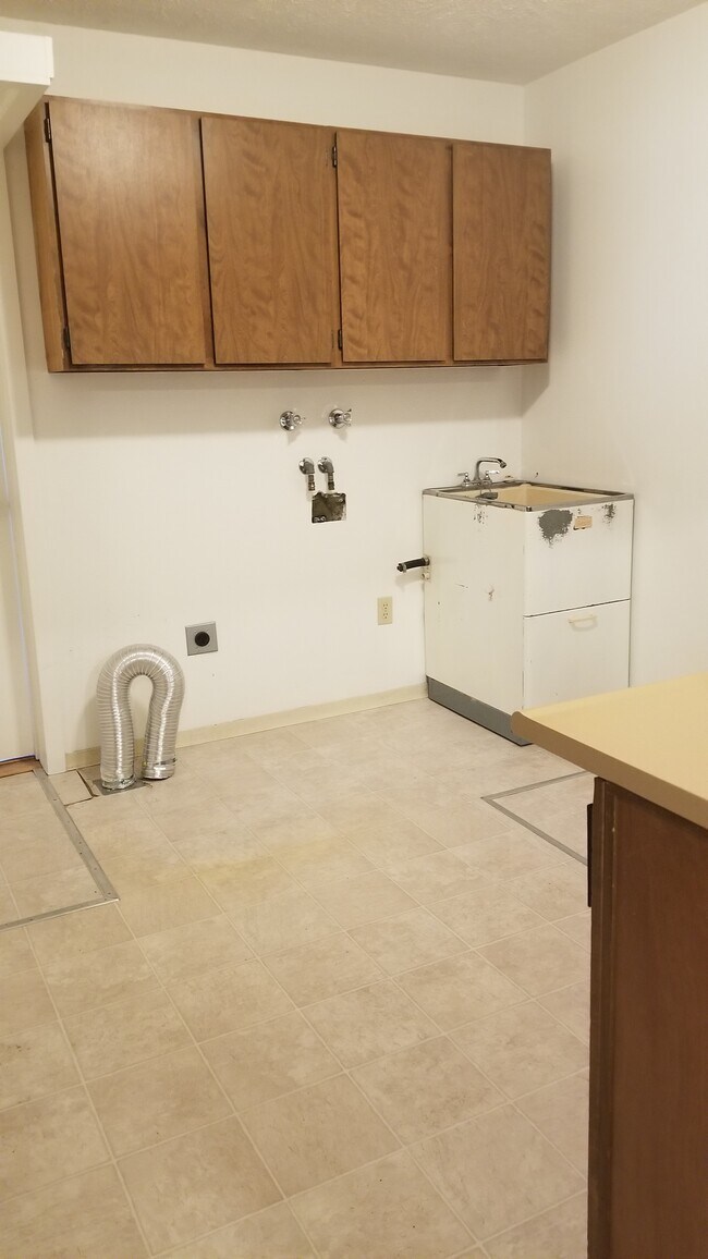 Building Photo - GL2820