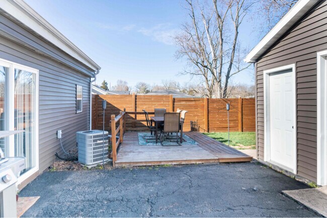 Building Photo - 186 Harrington Ave