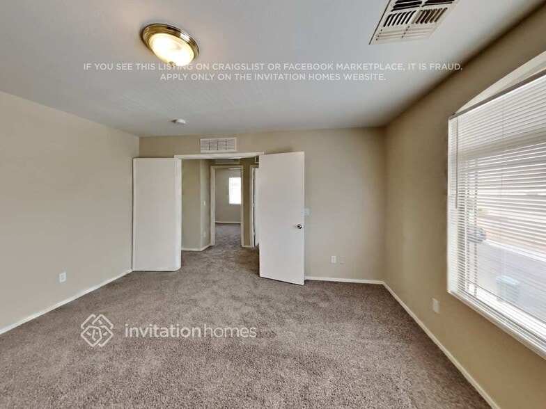 Building Photo - 4642 N 108th Ave