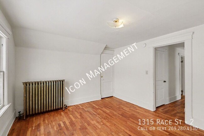 Building Photo - 1315 Race St