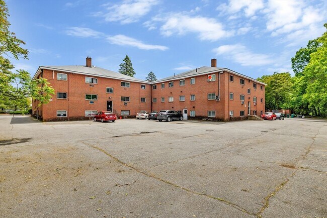 Building Photo - 7 Glen Ave