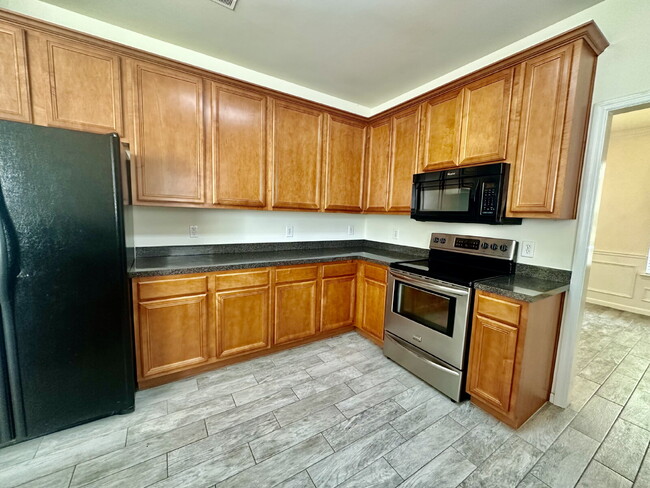 Building Photo - Bluffton Park Home Across from the Park wi...