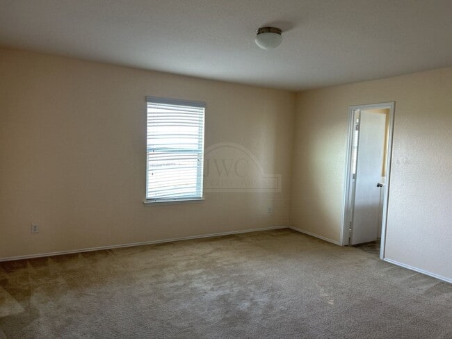Building Photo - 204 W Gemini Ln