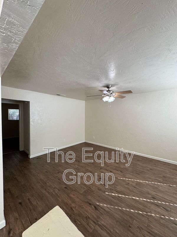 Building Photo - 547 W Tulare Ave