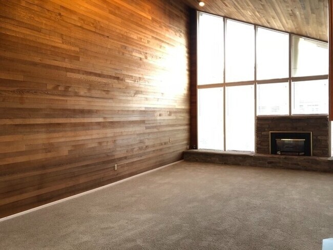 Building Photo - 7730 SW Eaker Pl