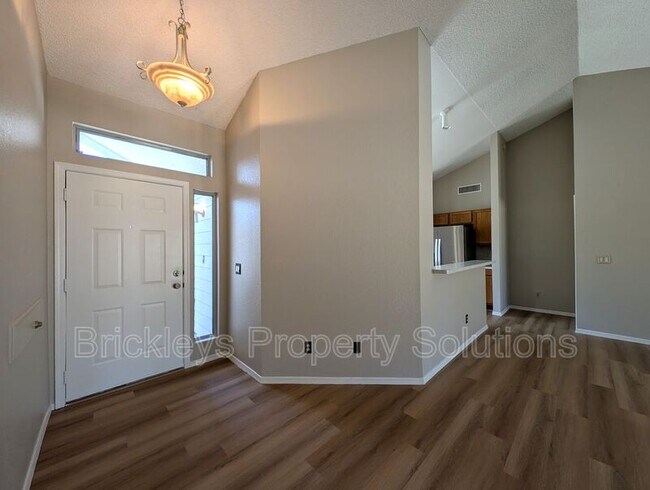 Building Photo - 1878 E Sheffield Ct