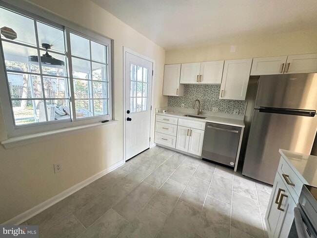 Building Photo - 804 Gregorio Dr