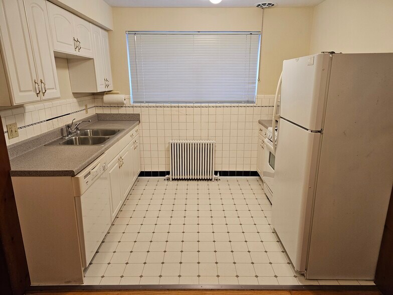 Building Photo - 111 Glenmary Ave