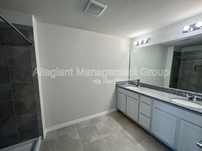Building Photo - 2600 Bright Jewel St