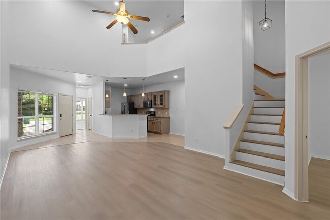 Building Photo - 10302 Buffum St