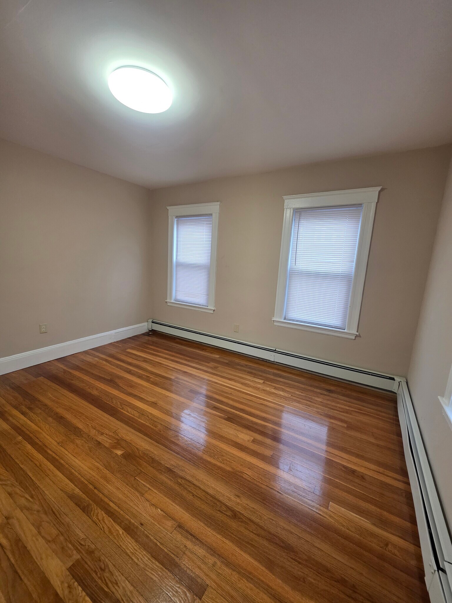 Building Photo - 14 Vera St