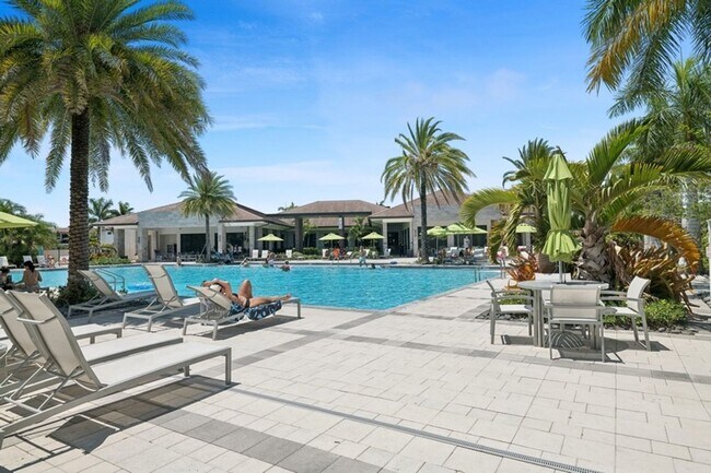 Building Photo - Premium Lake-View URBANA Residence Steps from Downtown Doral