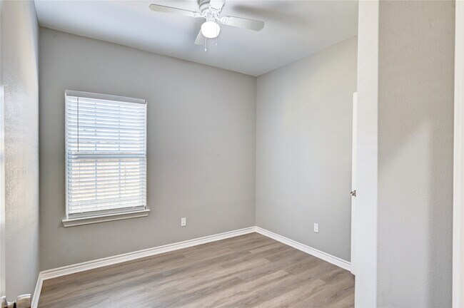 Building Photo - 11923 Nelwood St