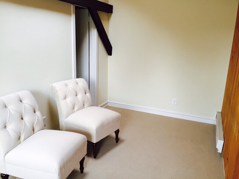 2nd Floor Sitting Room view. - 12 Stockton Avenue