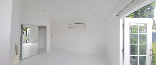Ac and heat with remote control - 4074 Tivoli Ave